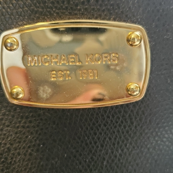 Michael Kors Black Leather Tote Bag Snall Jet Set. Gold Hardware - Picture 2 of 8